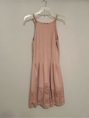 Vince Camuto Blush Pink Sleeveless Midi Dress with Laser-Cut Hem Detail